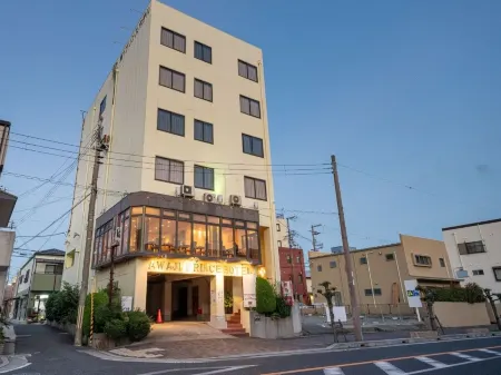 Awaji Prince Hotel Отели рядом с достопримечательностью «AWAJI オブジェ»