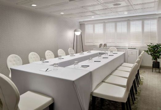 캐피톨 힐 호텔 주변