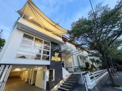Bening Boutique Hotel Managed by Salak Hospitality - Syariah Hotel Hotel di Pondokgede