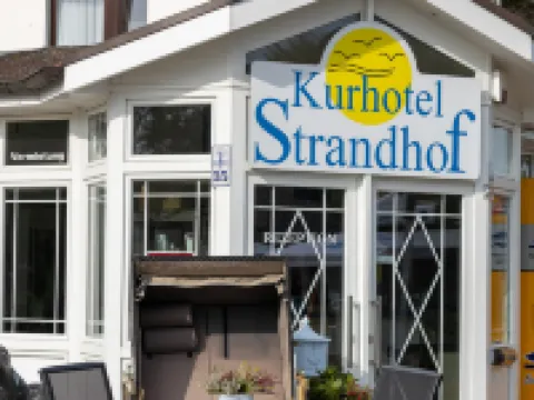 ฟามิเลียนแอนด์อพาร์ทโฮเทล ซตรานด์โฮฟ โรงแรมในTossens