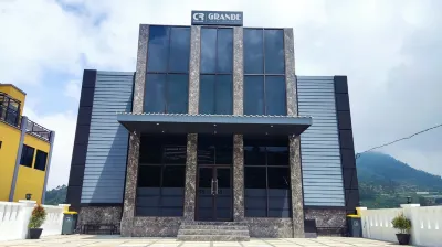 CHARAKA GRANDE DIENG Hotel dekat DIENG ADVENTURE FOOD