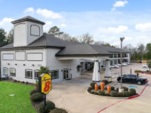 Super 8 by Wyndham Carthage TX Hotels in Panola County