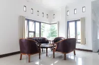 RedDoorz Syariah @ Jalan Ir Haji Juanda Jambi Hotel di Rawa Sari