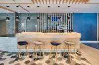 Holiday Inn Express MADRID - AIRPORT by IHG