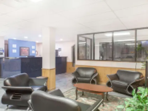 Days Inn by Wyndham Fayetteville Hotels in Washington County