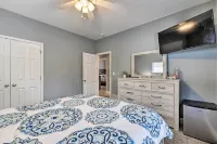 Waterfront Home on Lake Milton Dock, Hot Tub