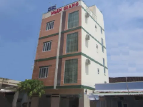 Ngan Giang Guesthouse Hotels near Ham Ninh