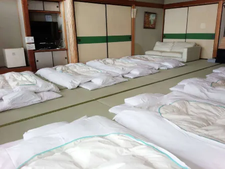 Garden Hotel Yamato Отели рядом с достопримечательностью «Замок Хиконэ»