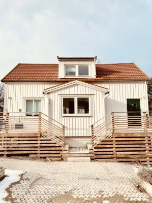 Lovely 2-Bed Flat in Stockholm Hotels near Kistamässan AB