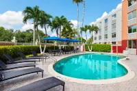 Holiday Inn Express MIAMI AIRPORT DORAL AREA by IHG - Pools