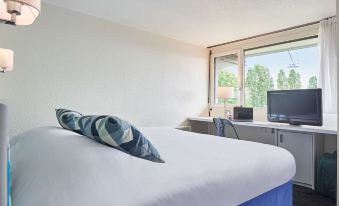 Kyriad Direct le Bourget - Gonesse