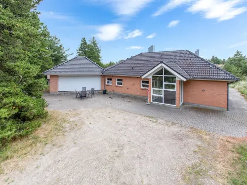 "Sjamme" - 1.2km from the Sea - Parkering