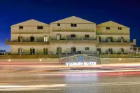 V Luxury Suites Hôtels à : Perama