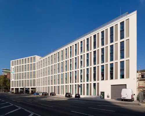Motel One Köln-Altstadt Отели рядом с достопримечательностью «Полль»