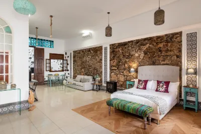 El Charco Suites Hotels near Barco Telamon encallado