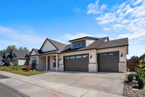 Prestine and Comfortable Home. - 4-Star