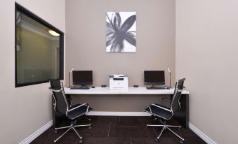 Best Western Plus La Mid-Town Hotel