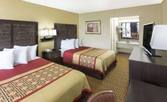 Days Inn by Wyndham Columbus-North Fort Moore