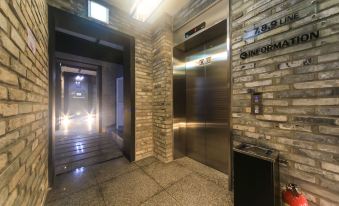 Louis Hotel