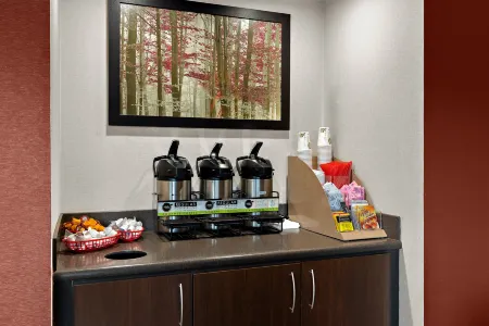 Red Roof Inn Cleveland - Westlake Отели рядом с достопримечательностью «Cara's Boutique»