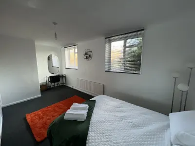 A Two Bedroom Cosy Hideaway Based in Greenwich Отели рядом с достопримечательностью «Woolwich Arsenal»