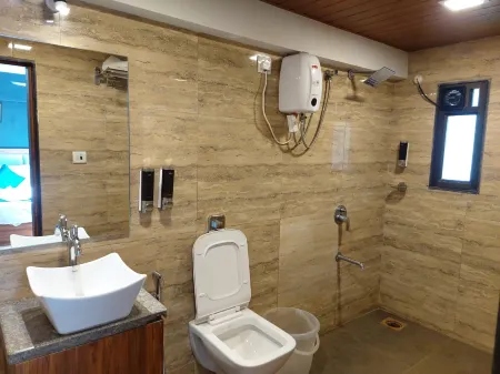 Hotel Palm Beach Pride Отели рядом со станцией Vashi Railway Station