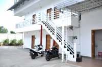 Hotel Top Jaya Hotel dekat Masjid LDII "Al-Barokah" Arcawinangun