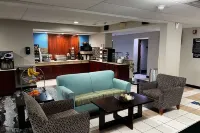 Baymont by Wyndham Monroe Ohio - parking