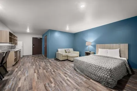 WoodSpring Suites Dearborn Detroit