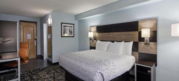 Clarion Pointe Jacksonville Near Camp Lejeune Hotels in Onslow County