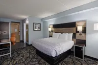Clarion Pointe Jacksonville Near Camp Lejeune - Parkplatz
