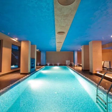CORNELIA DELUXE RESIDENCE