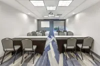 Comfort Suites Whitsett - Greensboro East - 2-Star