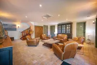 Hôtel Restaurant le Fiacre à Quend Plage Hotels in Quend