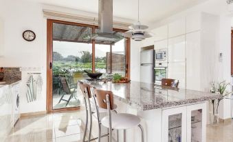 Luxurious Villa with Breathtaking Seaview