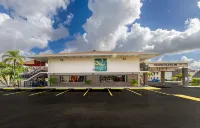 Quality Inn Bradenton - Sarasota North Hotels in Whitfield