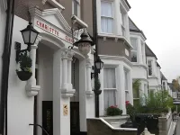Charlotte Guest House Hotel in zona Keats House
