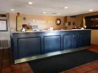 Econo Lodge Inn & Suites