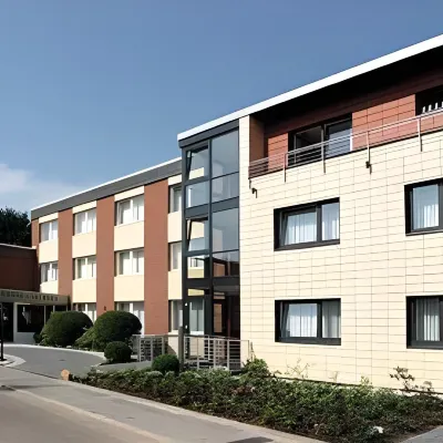 Garten-Hotel Ponick Hoteles cerca de Estación de metro Junkersdorf