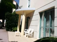Logis l'Auberge Bourbonnaise Hotels in Hauterive