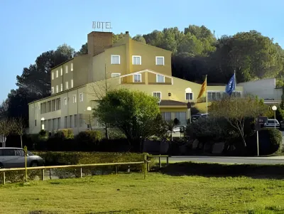 Hotel Costabella Hotels in der Nähe von Tresoreria General de la Seguretat Social - Direcció Provincial de Girona