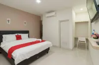 RedDoorz Plus Near Eka Hospital BSD 5 Hotels in Serpong Sub-District
