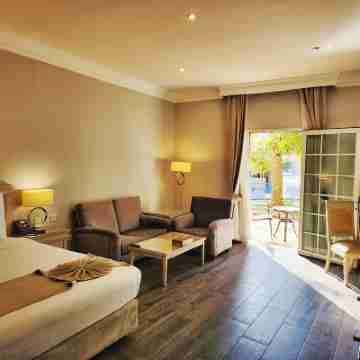 Montrose Hotel Kuwait Rooms