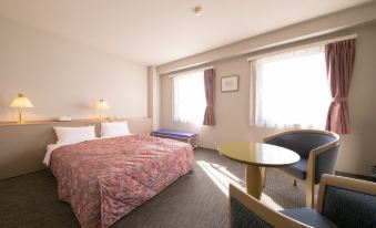 Main Hotel