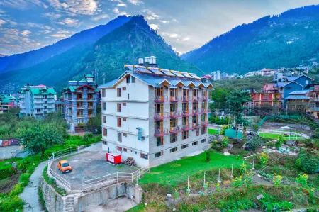 Montana Blues Resort by Snow City Отели рядом с достопримечательностью «Igloo stay sethan»