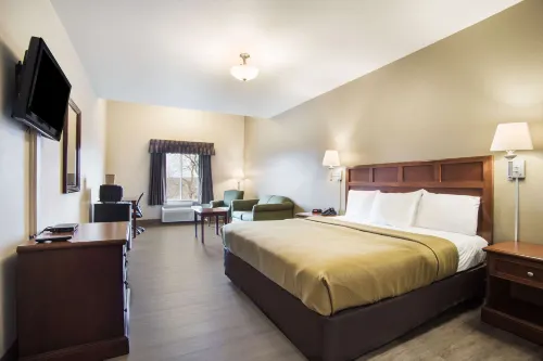 Econo Lodge Hotels in McDonald County