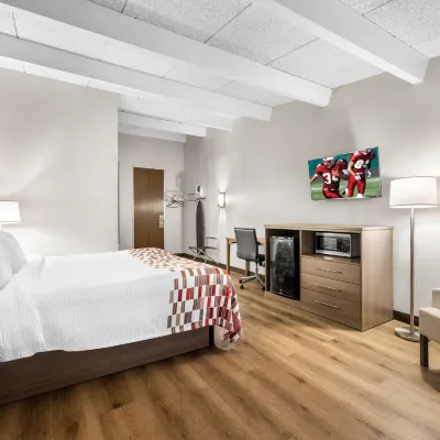 Red Roof Inn Niagara Falls Отели рядом с достопримечательностью «Ниагарский аэрокосмический музей»