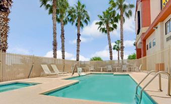 Super 8 by Wyndham Irving/DFW Apt/North