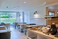 The Originals Boutique, Hôtel La Marébaudière - breakfast