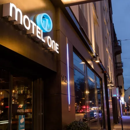 Motel One Frankfurt-Eastside Отели рядом с достопримечательностью «Остенд»